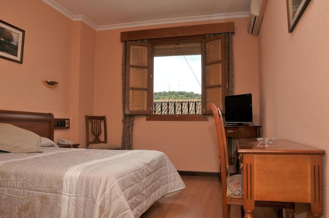 Hotel Los Castanos 아레세나 외부 사진